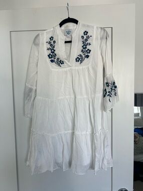 HILO White Embroidered Mini Dress with Navy Floral Detail